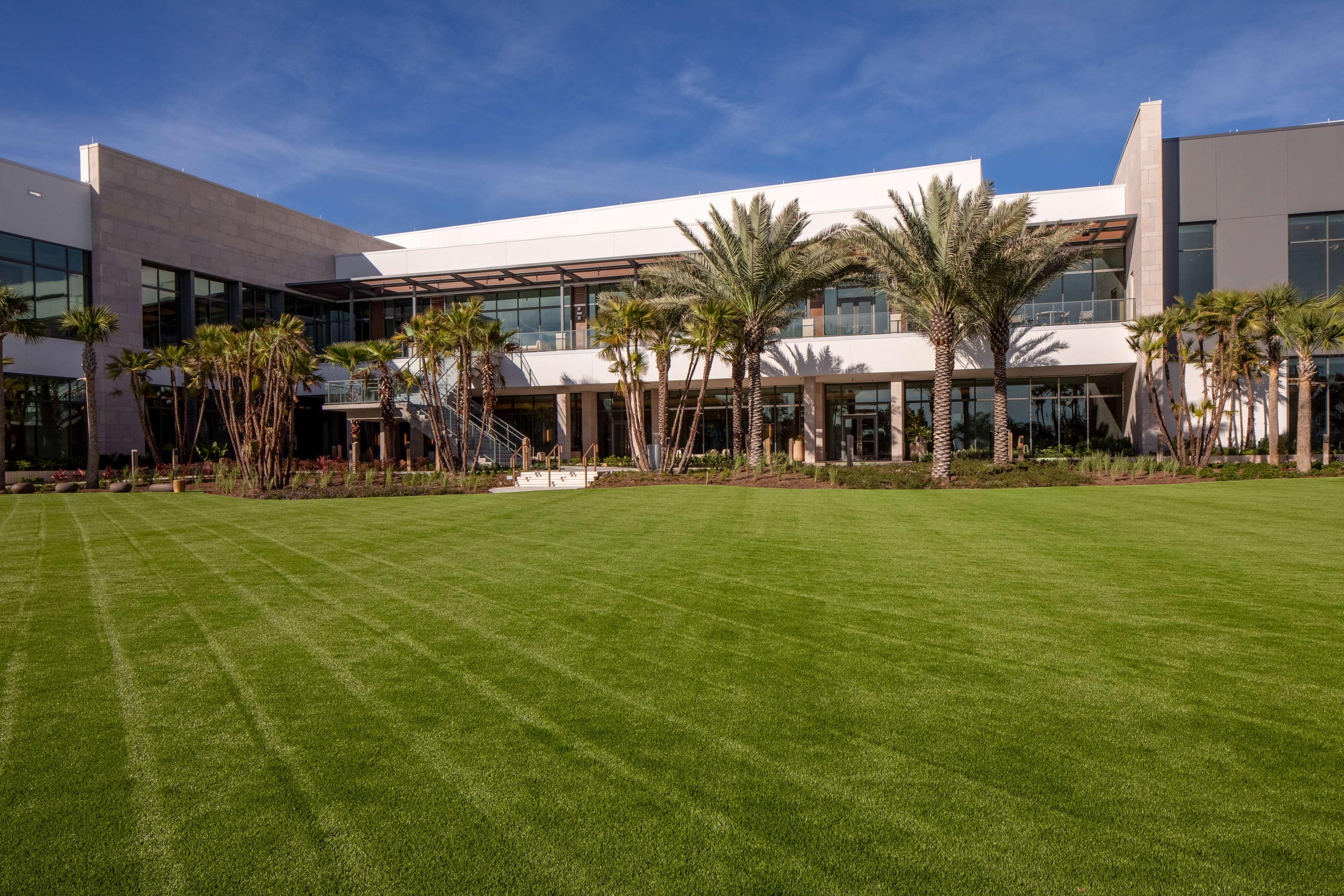 Conrad Orlando Hotel Exterior photo